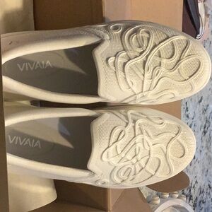 White Minimalist Flats with Sculptural Sole